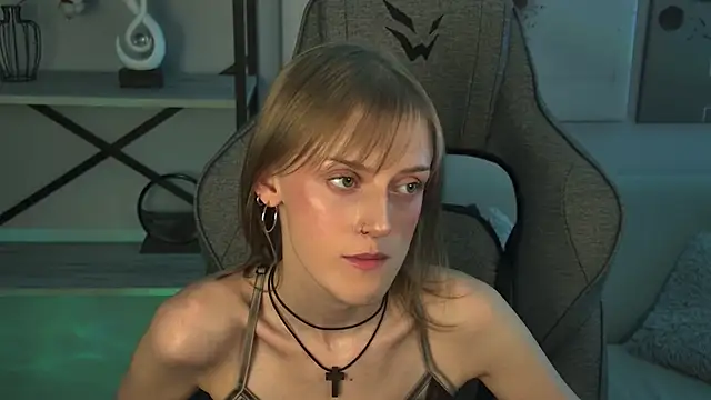 KiraMontoya webcam