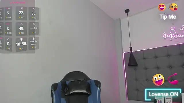 scarletcherry18 webcam