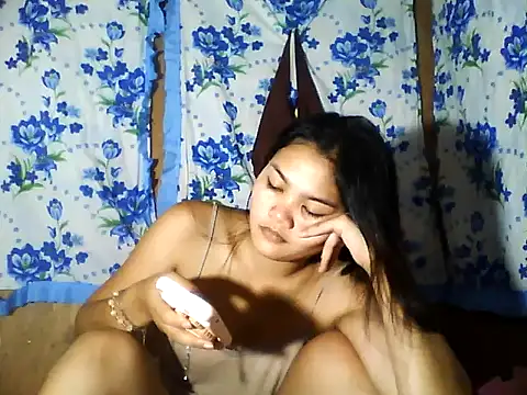 PinaySkinnyJust18 webcam
