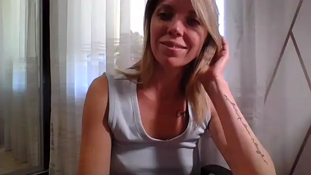 VelvetLove287 webcam