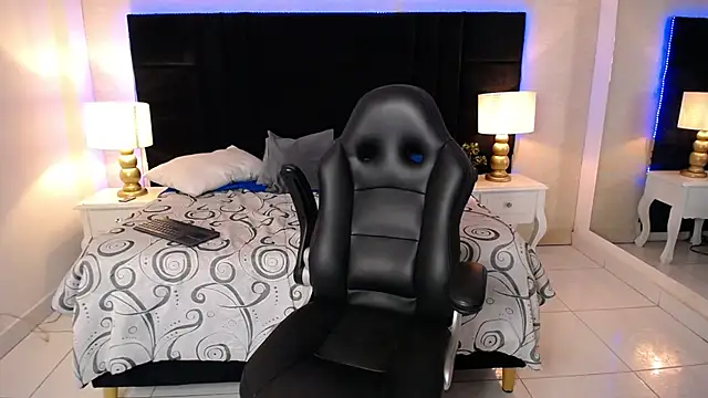 SkylerBigxxx webcam