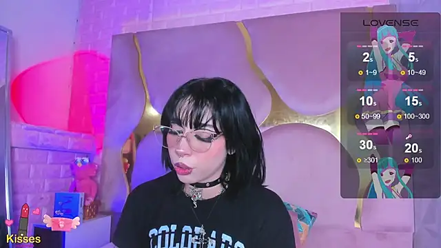 NaniiSisy webcam