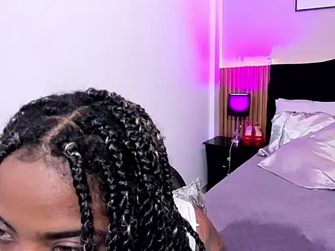 Pauline_Fox webcam