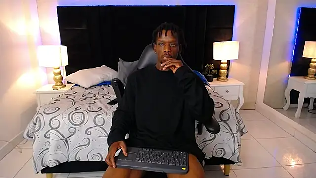 SkylerBigxxx webcam