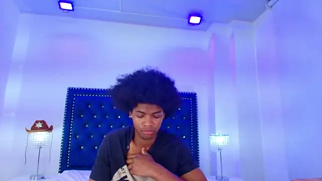 Cristal_and_luke webcam