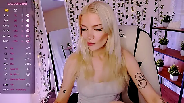 AnyaTaylor_ webcam