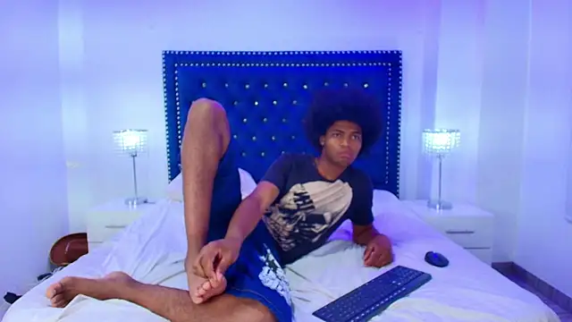 Cristal_and_luke webcam