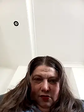 Webcam Model (HotHornyEmmaX)  is live.Free join now!