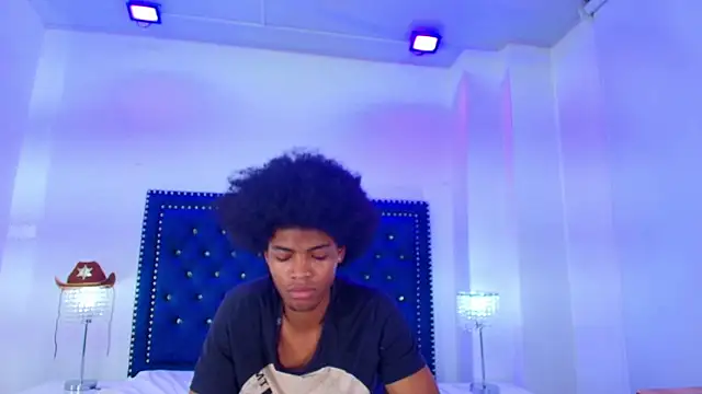 Cristal_and_luke webcam