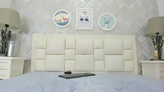 naia_cox webcam