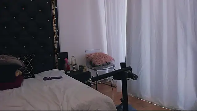 PreciousAillyn webcam