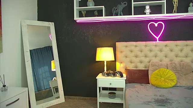 TaniaKaverina webcam