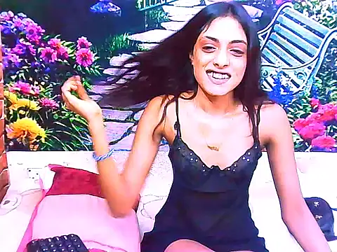 IndianPretty14u2Luv webcam