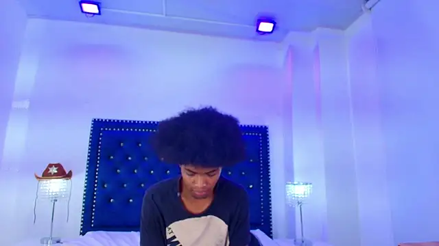 Cristal_and_luke webcam
