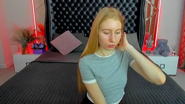 Alina_Blonde webcam