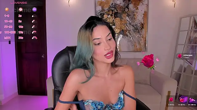 KayraLanne webcam
