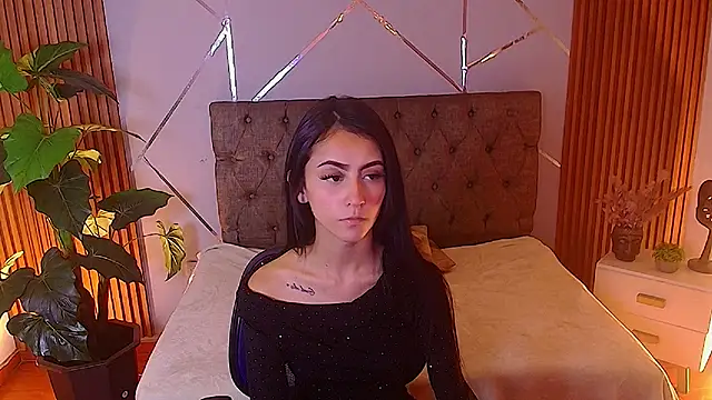 Coralinnee_ webcam
