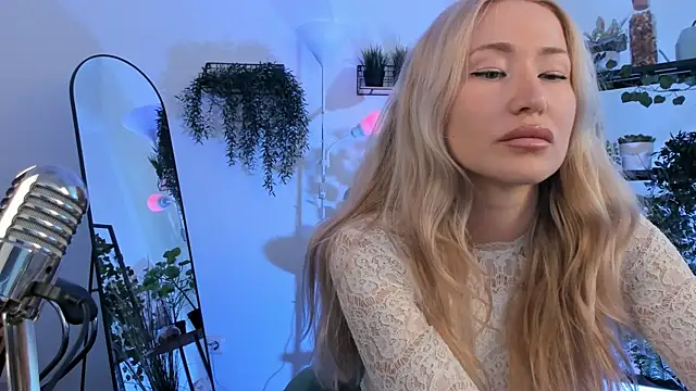 AstraMonroe webcam