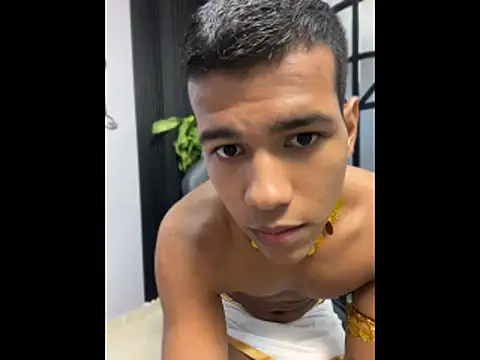 noahdark_ webcam