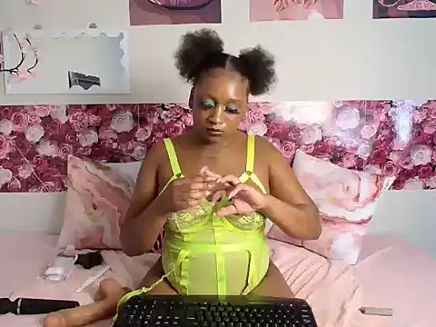 EnchantingLisa webcam