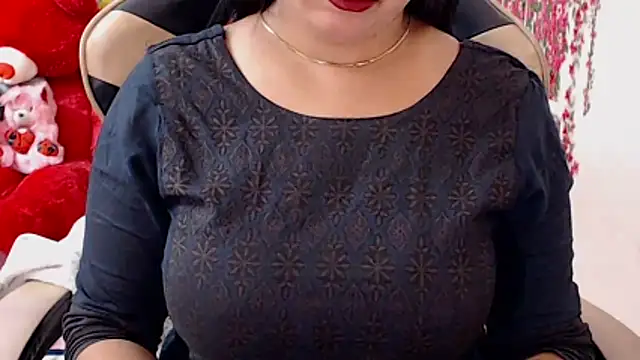 Cute_Shanaya_143 webcam
