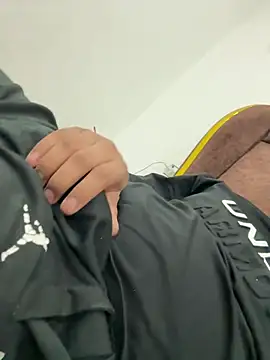 Royalboy_03's live cam