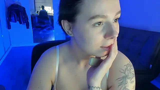 Di_na_Bell webcam