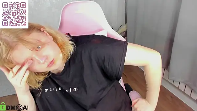 luna_c0ra webcam