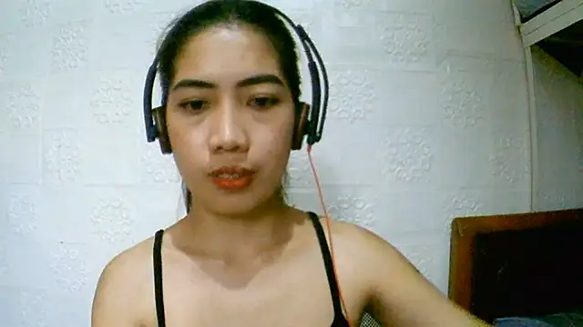 LeonieWiggains webcam