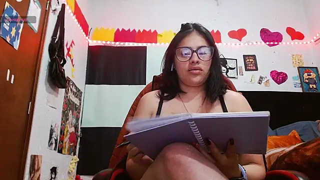 Saray_extrovert_ webcam
