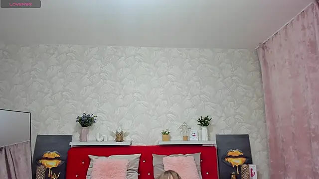 KattyPeachX webcam