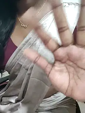 Webcam Model (Tamilmallu-duskygirl03)  is live.Free join now!