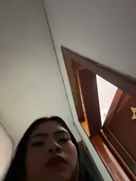 LunaaRosse webcam