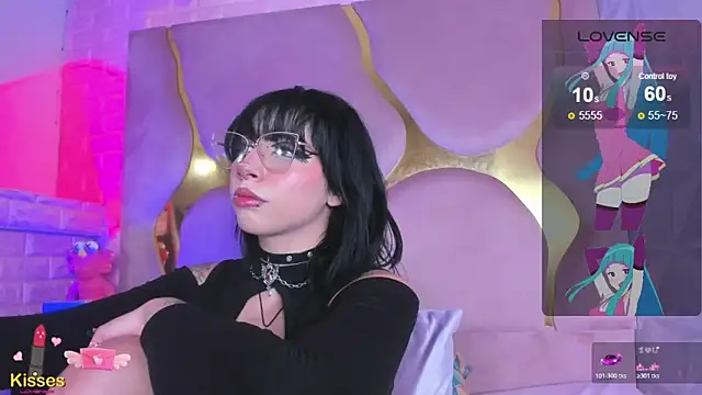 NaniiSisy webcam