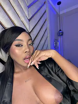 Webcam Model (Lola_King)  is live.Free join now!