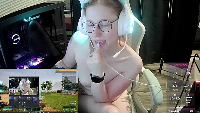 LilyFoxxx webcam