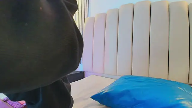 Mbaronda - Male webcam sex chat