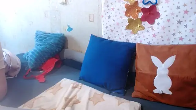 QueenLana webcam
