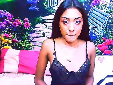 IndianPretty14u2Luv webcam