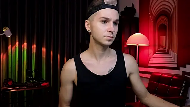 Joseph__Quinn webcam