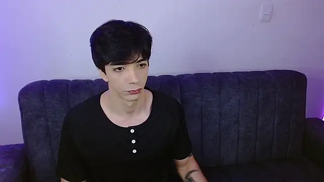 H3ll_B0I webcam