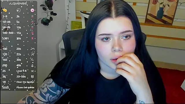 Mona_Esty webcam