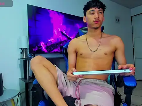 Lyam_Russo webcam