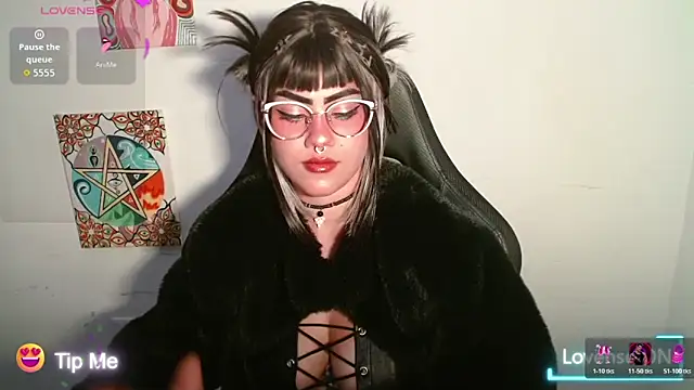 Divinejewel69 webcam