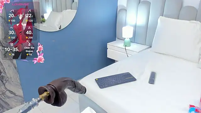 lia_sucker webcam