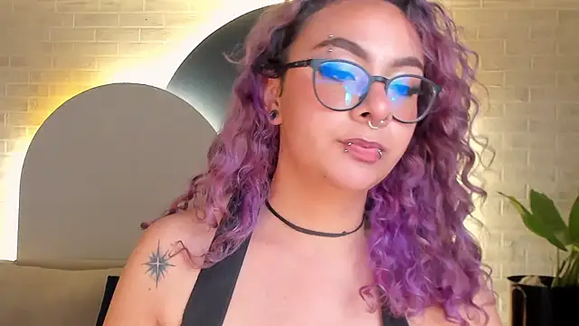 LoiseHarper webcam