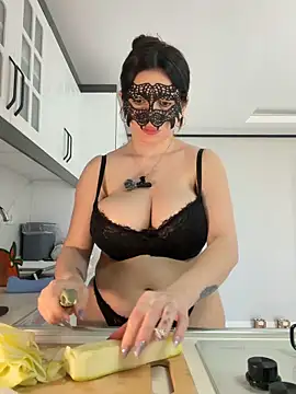 KnellForQueen webcam