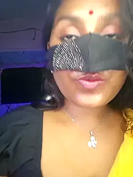 Sweet-Maddlina live sex cam