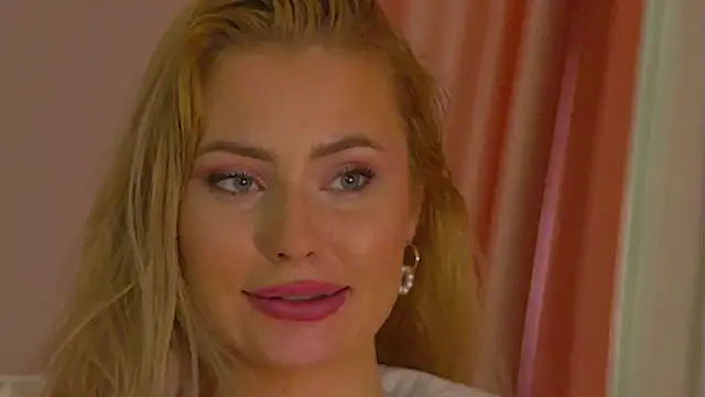 MisshaNight webcam