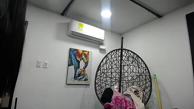 KiaraaBlack live sex cam